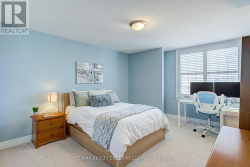444 Dicenzo Drive, Hamilton, ON - Indoor Photo Showing Bedroom