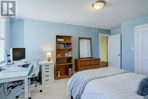 444 Dicenzo Drive, Hamilton, ON - Indoor Photo Showing Bedroom