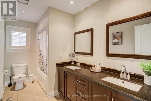 444 Dicenzo Drive, Hamilton, ON - Indoor Photo Showing Bathroom