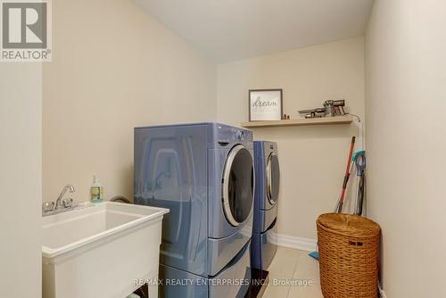 444 Dicenzo Drive, Hamilton, ON - Indoor Photo Showing Laundry Room