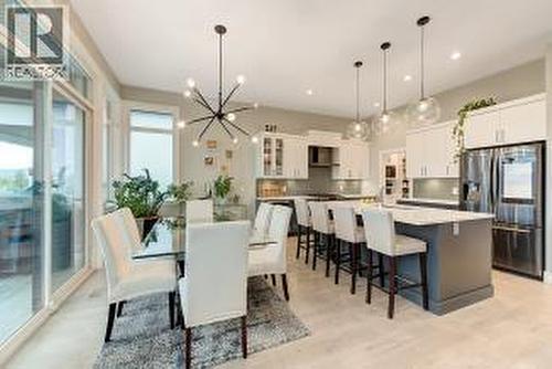 3953 Beachview Drive, West Kelowna, BC - Indoor Photo Showing Dining Room