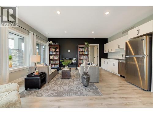 3953 Beachview Drive, West Kelowna, BC - Indoor