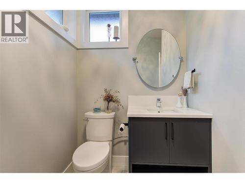 3953 Beachview Drive, West Kelowna, BC - Indoor Photo Showing Bathroom