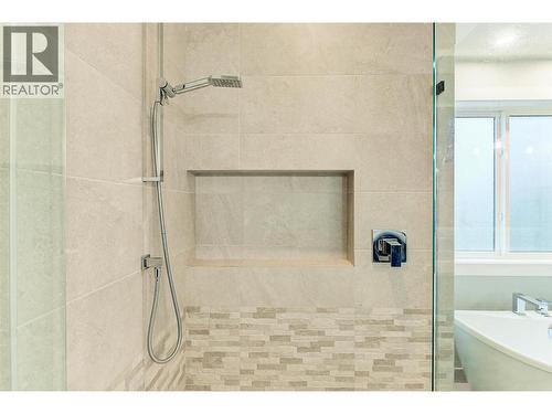 3953 Beachview Drive, West Kelowna, BC - Indoor Photo Showing Bathroom