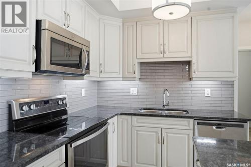303 1025 Moss Avenue, Saskatoon, SK - Indoor Photo Showing Kitchen With Double Sink With Upgraded Kitchen