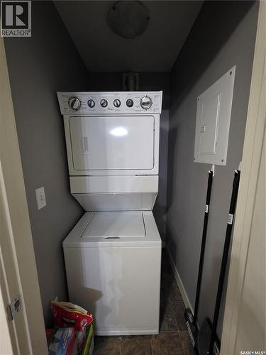 202 308 Petterson Drive, Estevan, SK - Indoor Photo Showing Laundry Room