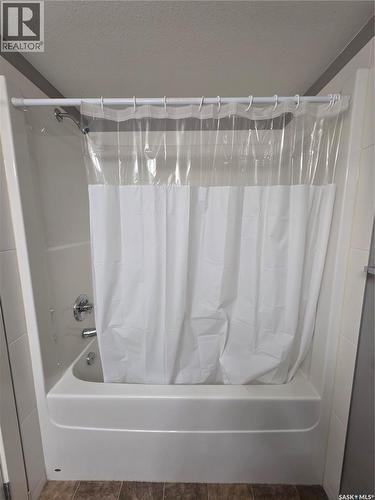 202 308 Petterson Drive, Estevan, SK - Indoor Photo Showing Bathroom
