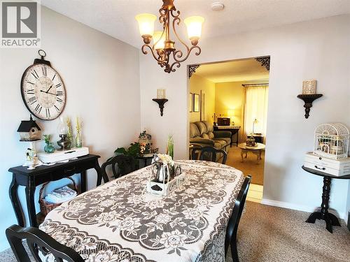 Dining Room of 275 10th Avenue, Montrose BC - 275 10Th Avenue, Montrose, BC - Indoor Photo Showing Dining Room