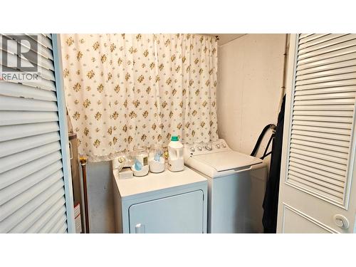 Laundry Area of 275 10th Avenue, Montrose BC - 275 10Th Avenue, Montrose, BC - Indoor Photo Showing Laundry Room