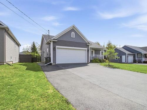 18 Bona Crescent, Enfield, NS 