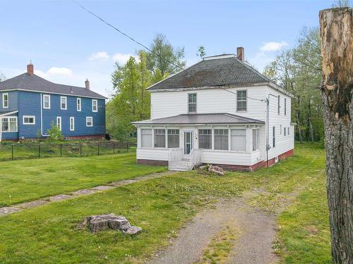 15 Mcdougal Street, Springhill, NS 