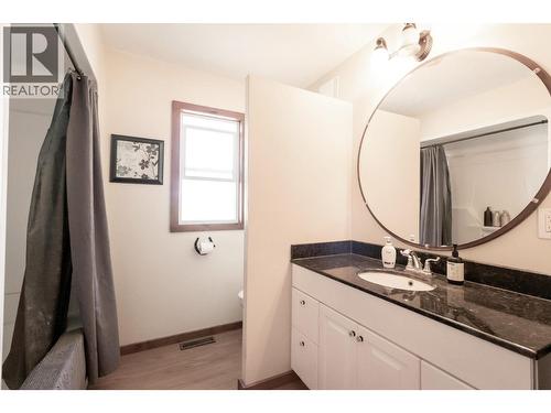 1016 240 Road, Fort St. John, BC - Indoor Photo Showing Bathroom