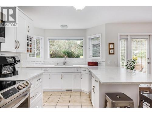 980 Dilworth Drive Unit# 3, Kelowna, BC - Indoor Photo Showing Kitchen