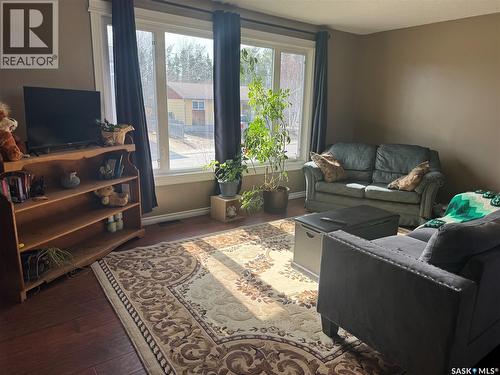 503 Cook Crescent, La Ronge, SK - Indoor Photo Showing Living Room