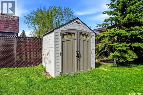 306 Howe Place, Regina, SK - Outdoor