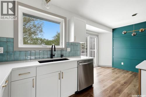 306 Howe Place, Regina, SK - Indoor Photo Showing Kitchen
