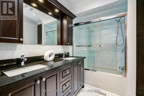 196 Meadows Boulevard, Mississauga, ON - Indoor Photo Showing Bathroom