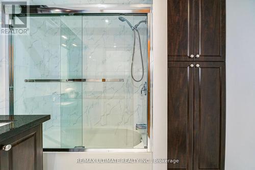 196 Meadows Boulevard, Mississauga, ON - Indoor Photo Showing Bathroom