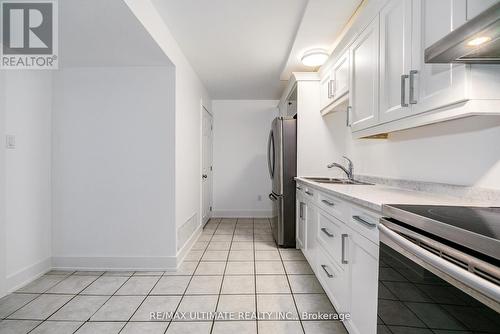 196 Meadows Boulevard, Mississauga, ON - Indoor Photo Showing Kitchen With Double Sink
