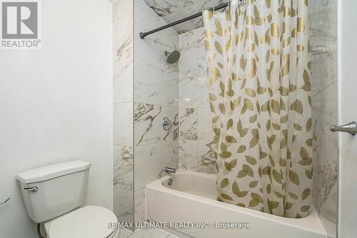 196 Meadows Boulevard, Mississauga, ON - Indoor Photo Showing Bathroom