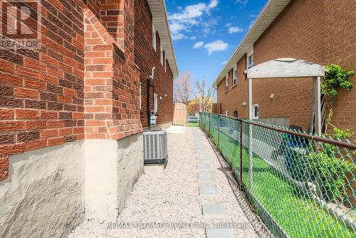 196 Meadows Boulevard, Mississauga, ON - Outdoor With Exterior