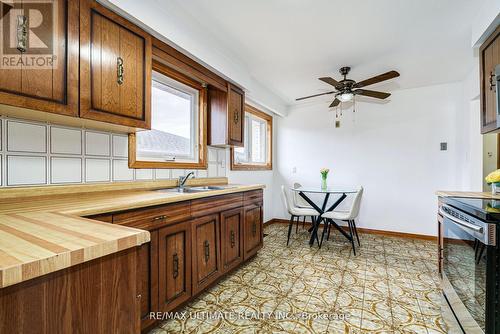 196 Meadows Boulevard, Mississauga, ON - Indoor Photo Showing Kitchen With Double Sink