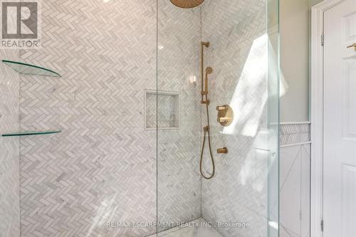 600 Deborah Crescent, Burlington, ON - Indoor Photo Showing Bathroom
