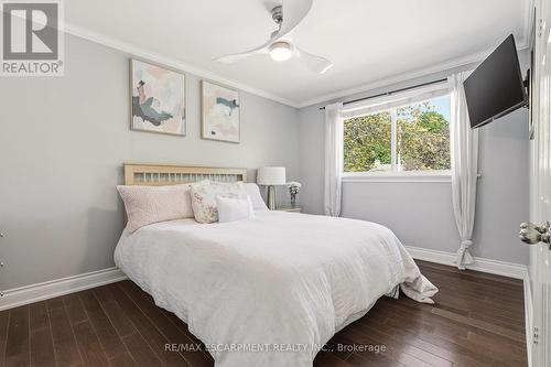 600 Deborah Crescent, Burlington, ON - Indoor Photo Showing Bedroom