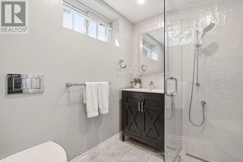 600 Deborah Crescent, Burlington, ON - Indoor Photo Showing Bathroom