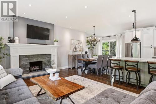 600 Deborah Crescent, Burlington, ON - Indoor Photo Showing Living Room With Fireplace