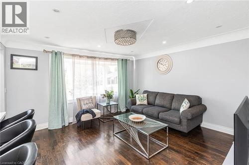 33 Alderney Avenue, Hamilton, ON - Indoor Photo Showing Living Room