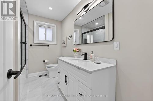 83 Riverdale Drive, Hamilton, ON - Indoor Photo Showing Bathroom