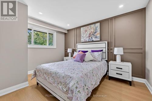 83 Riverdale Drive, Hamilton, ON - Indoor Photo Showing Bedroom