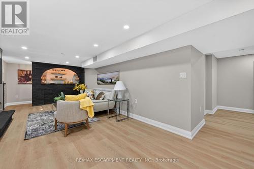 83 Riverdale Drive, Hamilton, ON - Indoor