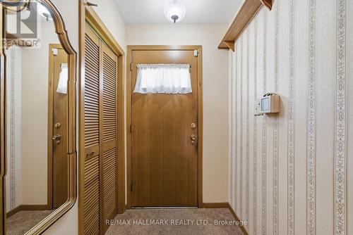 5 Bethune Boulevard, Toronto, ON - Indoor Photo Showing Other Room