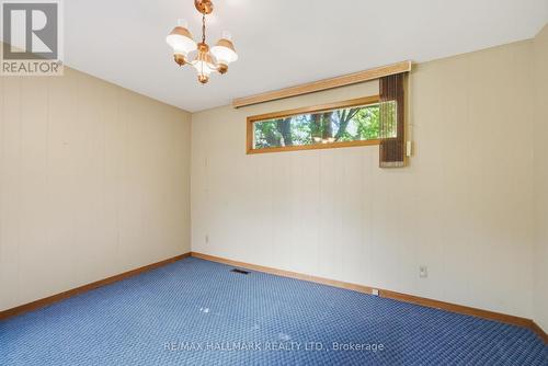 5 Bethune Boulevard, Toronto, ON - Indoor Photo Showing Other Room
