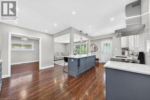 118 West 33Rd Street, Hamilton, ON - Indoor Photo Showing Kitchen
