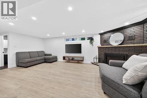 118 West 33Rd Street, Hamilton, ON - Indoor With Fireplace