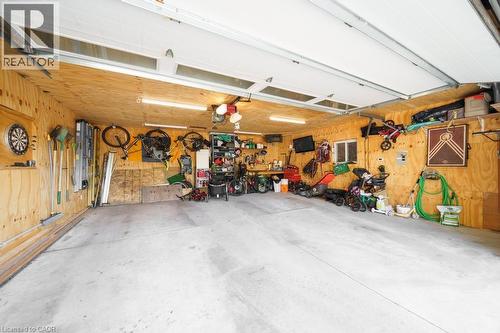 118 West 33Rd Street, Hamilton, ON - Indoor Photo Showing Garage