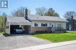 617 McNabb ST Sault Ste. Marie, ON P6B 1Z7