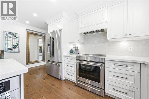 33 Golfview Crescent, Dundas, ON - Indoor Photo Showing Kitchen With Upgraded Kitchen