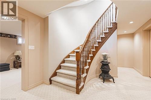 33 Golfview Crescent, Dundas, ON - Indoor Photo Showing Other Room