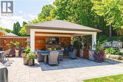 33 Golfview Crescent, Dundas, ON - Outdoor With Deck Patio Veranda