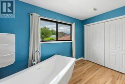 Ensuite - main level - 