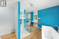 Ensuite - main level - 