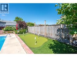 Putting green - 