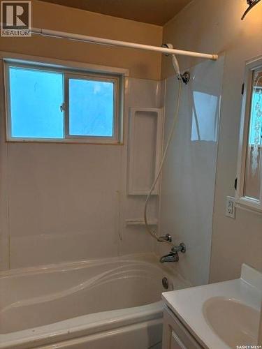 2047 Retallack Street, Regina, SK - Indoor Photo Showing Bathroom