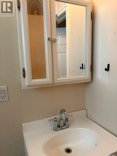 2047 Retallack Street, Regina, SK - Indoor Photo Showing Bathroom