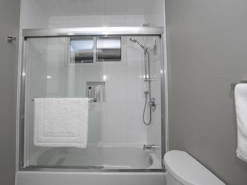 435 Dublin Avenue, Thunder Bay, ON - Indoor Photo Showing Bathroom
