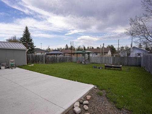 435 Dublin Avenue, Thunder Bay, ON - Outdoor With Backyard